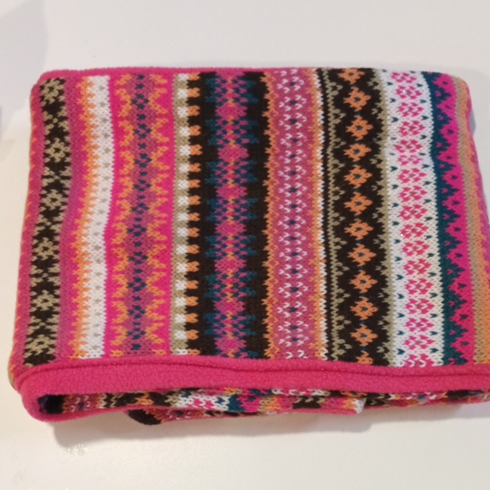 Avon  Glitzy Multicolor Knit Scarf